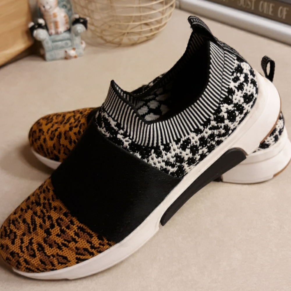 Leopard slip ons. EUC